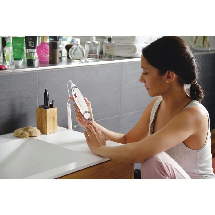 Medisana Maniküre-Pediküreset MP 840 Mit LED-Licht, Elektrisch, 3 Geschwindigkeitsstufen, 7 Aufsätze 2 Medisana Maniküre-Pediküreset MP 840 Mit LED-Licht, Elektrisch, 3 Geschwindigkeitsstufen, 7 Aufsätze – Bild 2