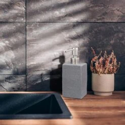 Relaxdays Seifenspender Steinoptik Eckig, Grau, Kunststein, Mit Edelstahlpumpe, 200ml -Tork Shop 219310c259d7d7d5398943f5d048e3f2bd9e38b3 seifenspender relaxdays steinoptik eckig grau