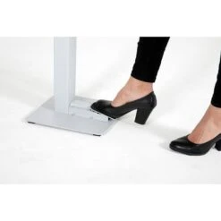 Update-Displays Desinfektionsmittelspender Foot, Basic, Mit Ständer & Fußpedal, Silber, 1000ml -Tork Shop 5bec842e37ac58d3dd2706a09a31af153b089603 desinfektionsmittelspender update displays foot