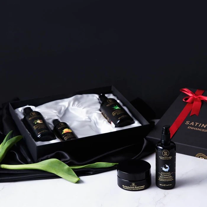Satin-Naturel Geschenkset Bio Anti-Aging Premium, Beautyset Mit Arganöl, Hyaluron, Aloe Vera & Mehr 2 Satin-Naturel Geschenkset Bio Anti-Aging Premium, Beautyset Mit Arganöl, Hyaluron, Aloe Vera & Mehr – Bild 2