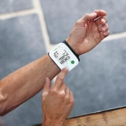 Medisana Blutdruckmessgerät BW 335, Handgelenk, Messung Vollautomatisch, 2 Benutzer -Tork Shop ca68c3297feee4f019559f5fc88d3288eea6cad1 blutdruckmessgeraet medisana bw 335