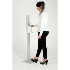 Update-Displays Desinfektionsmittelspender Foot, Basic, Mit Ständer & Fußpedal, Silber, 1000ml -Tork Shop de310e9cfb848e3fc7fc9138e074c6180c20189e desinfektionsmittelspender update displays foot